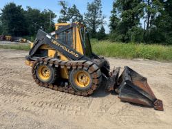 New Holland L785 Skid Steer