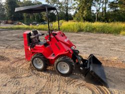 2025 AGT SDA-140W Mini Skid Steer