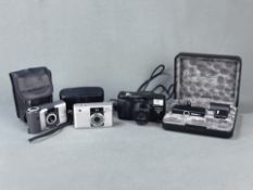 Vier Kameras verschieden, bestehend aus Yashica Microtec Zoom 120, f=38mm-120mm, Pentax Efina 24-48