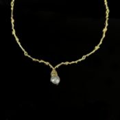 Goldschmiede Collier mit barocker Perle, 585/14K Gelbgold (punziert und getestet), Gesamtgewicht 11