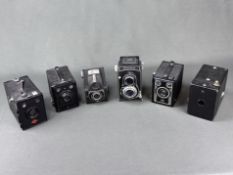 Konvolut 6 Boxkameras verschieden, u.a. "Flexaret" (zweiäugig) von Meopta, "Ensign" (England) und w
