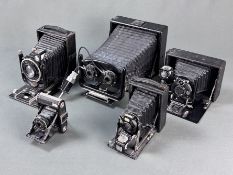 Konvolut von fünf Kameras, bestehend aus AGC Gauthier Vario mit Anastigmat Rekolar 1:6,3 F=7,5cm V