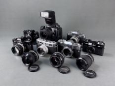 Konvolut 6 Kameras mit Objektiven, 1 Kameragehäuse und 3 Objektive, bestehend aus Minolta 3 CCD mit