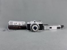 Konvolut von drei Kleinstbildkameras, bestehend aus Minox, Minolta 16, Bolta Photavit, miniaturisie