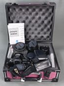 Konvolut, Kamera Minolta Dynax 700si mit Objektiv Sigma Zoom 28-80mm 1:3.5-5.6 Macro, Objektiv Sigm