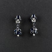Saphir Diamant Ohrringe, 750/18K Weißgold (punziert), Gesamtgewicht 9,17g, besetzt mit je 11 Saphir