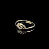 Feiner Ring, 750/18K Gelbgold (punziert), Gesamtgewicht 0,96g, mit kleinem Diamanten, Ringgröße 56,