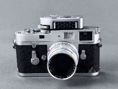 Kamera Leica M2 (1961) Nr. 1021072 Ernst Leitz Wetzlar, mit Objektiv Leica Summicron 1:2/50mm Nr. 2