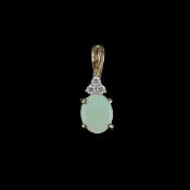 Opal Diamant Anhänger, 333/8K Gelbgold (punziert), Gesamtgewicht 1,68g, besetzt mit Opal Cabochon u