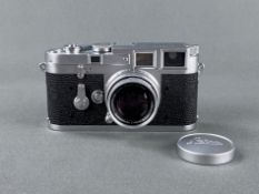 Kamera Leica M3 Nr. 707797, erste Charge der Leica M3, Ernst Leitz Wetzlar, mit Leitz Objektiv Summ