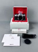 Kamera Leica R5 Nr. 1720061, Leitz Wetzlar, gut erhalten, ohne Objektiv, mit Anleitung, Tragriemen,
