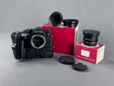 Leica R 6 Kamera Nr. 1746333, mit Motor Drive R, Databack DB 2, dabei Leitz Objektiv Macro Elmarit-