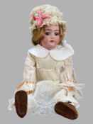 Puppenmädchen, Heinrich Handwerck, am Hinterkopf bezeichnet "99, DEP, Germany, Handwerck, 3", Porze