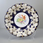 Meissen, großer Prunkteller, kobaltblau mit Blumenmalerei