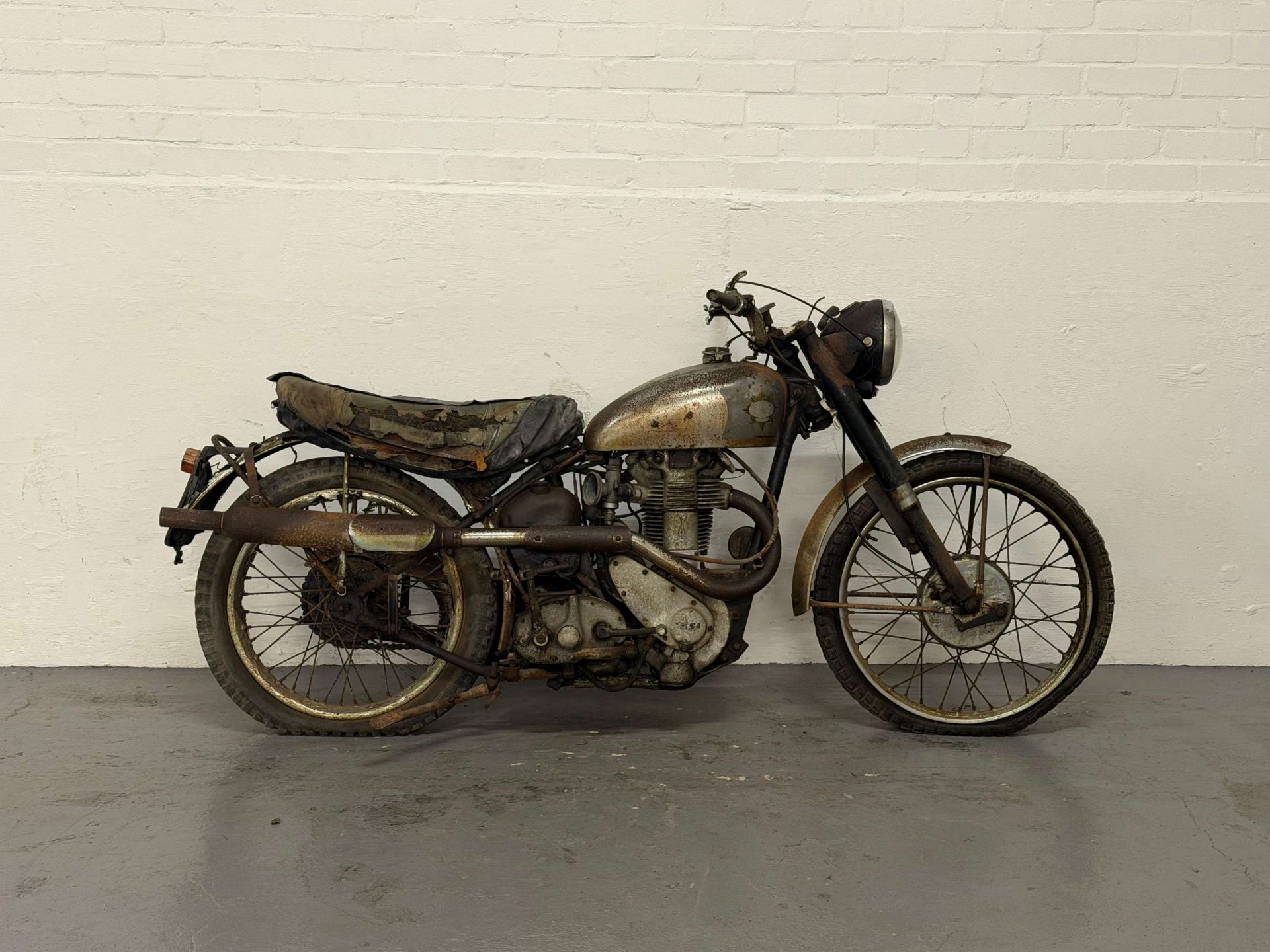 Make & Model:BSA , ZB32 Gold Star Date of Reg:KOC626 cc:350 Fuel Type ...