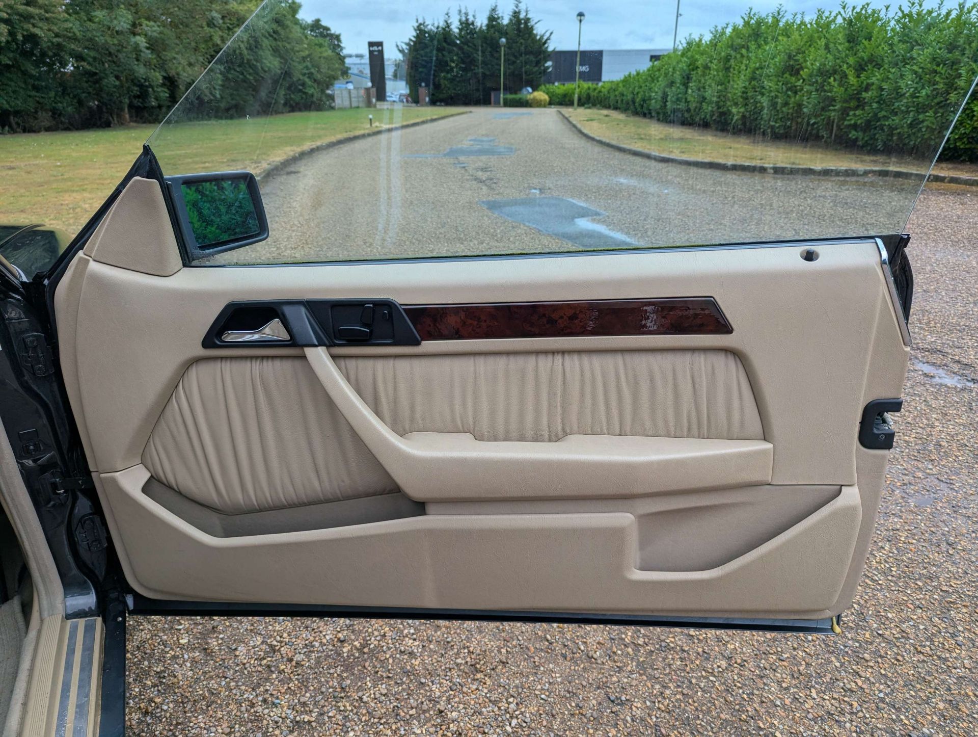 1995 MERCEDES E220 CABRIOLET - Image 21 of 30