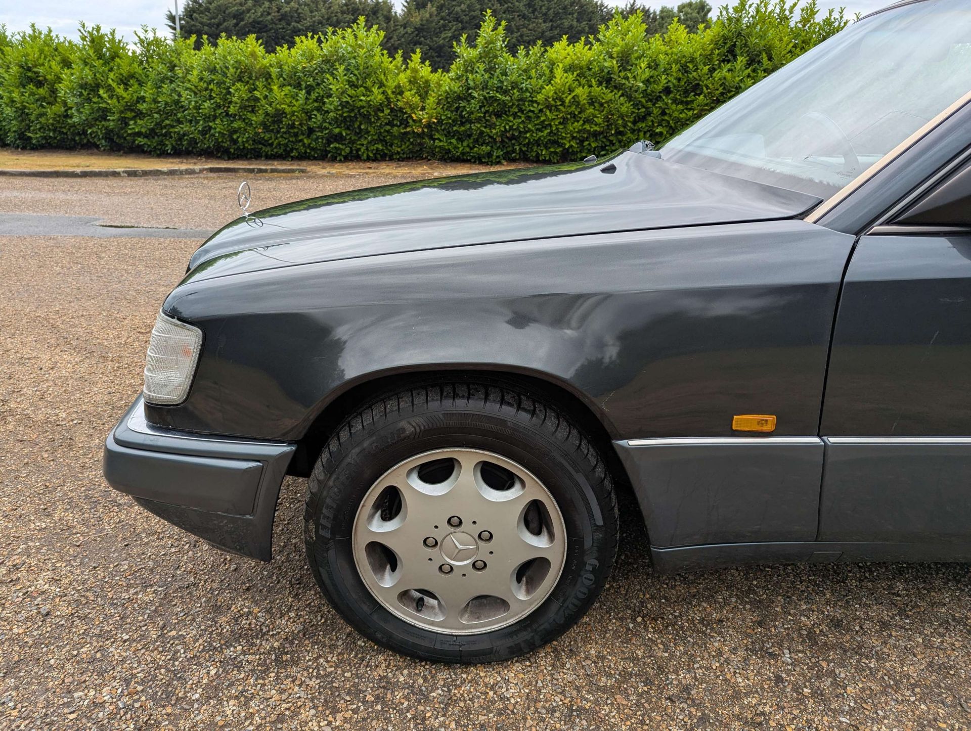 1995 MERCEDES E220 CABRIOLET - Image 15 of 30