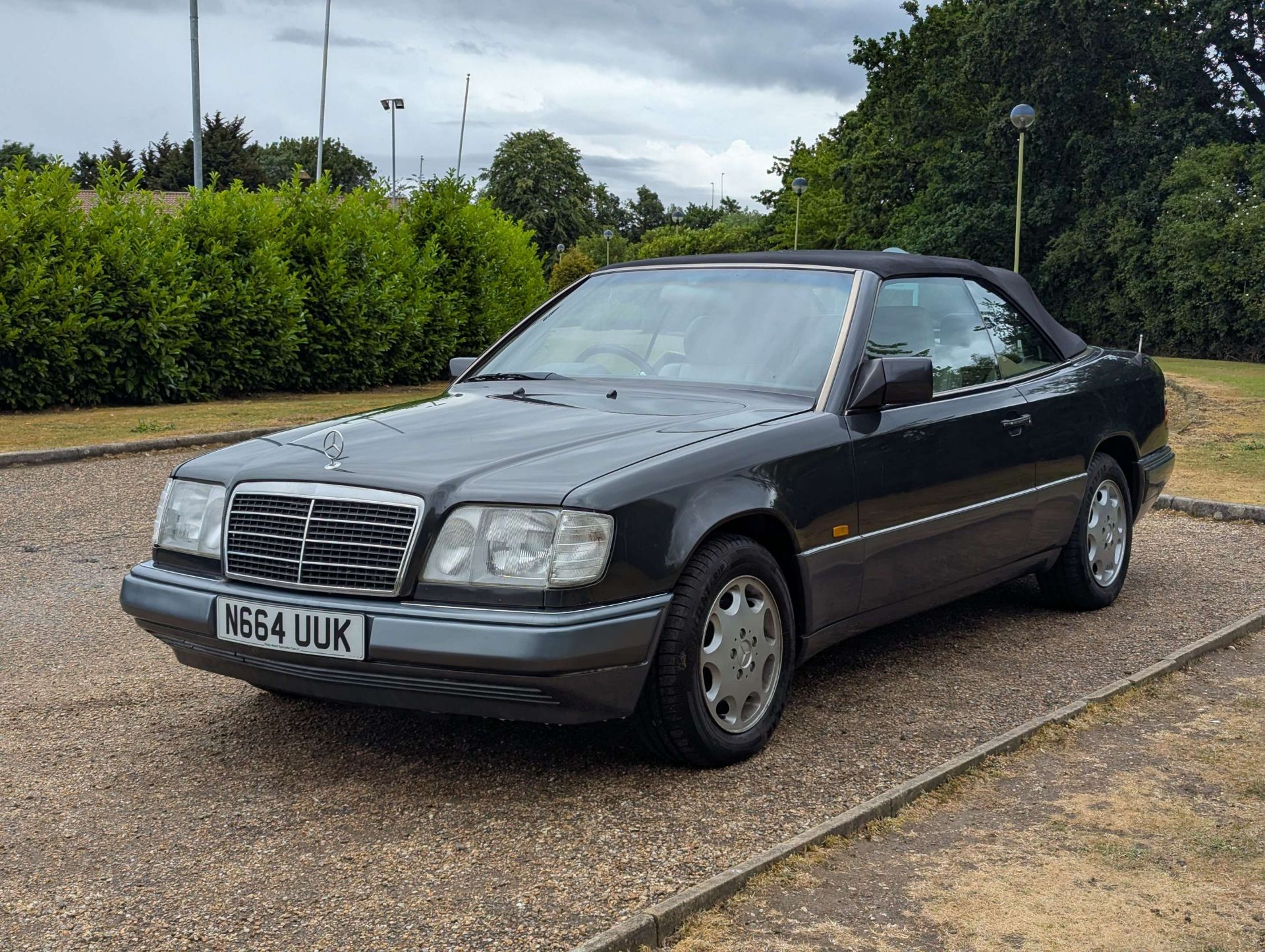 1995 MERCEDES E220 CABRIOLET - Image 4 of 30