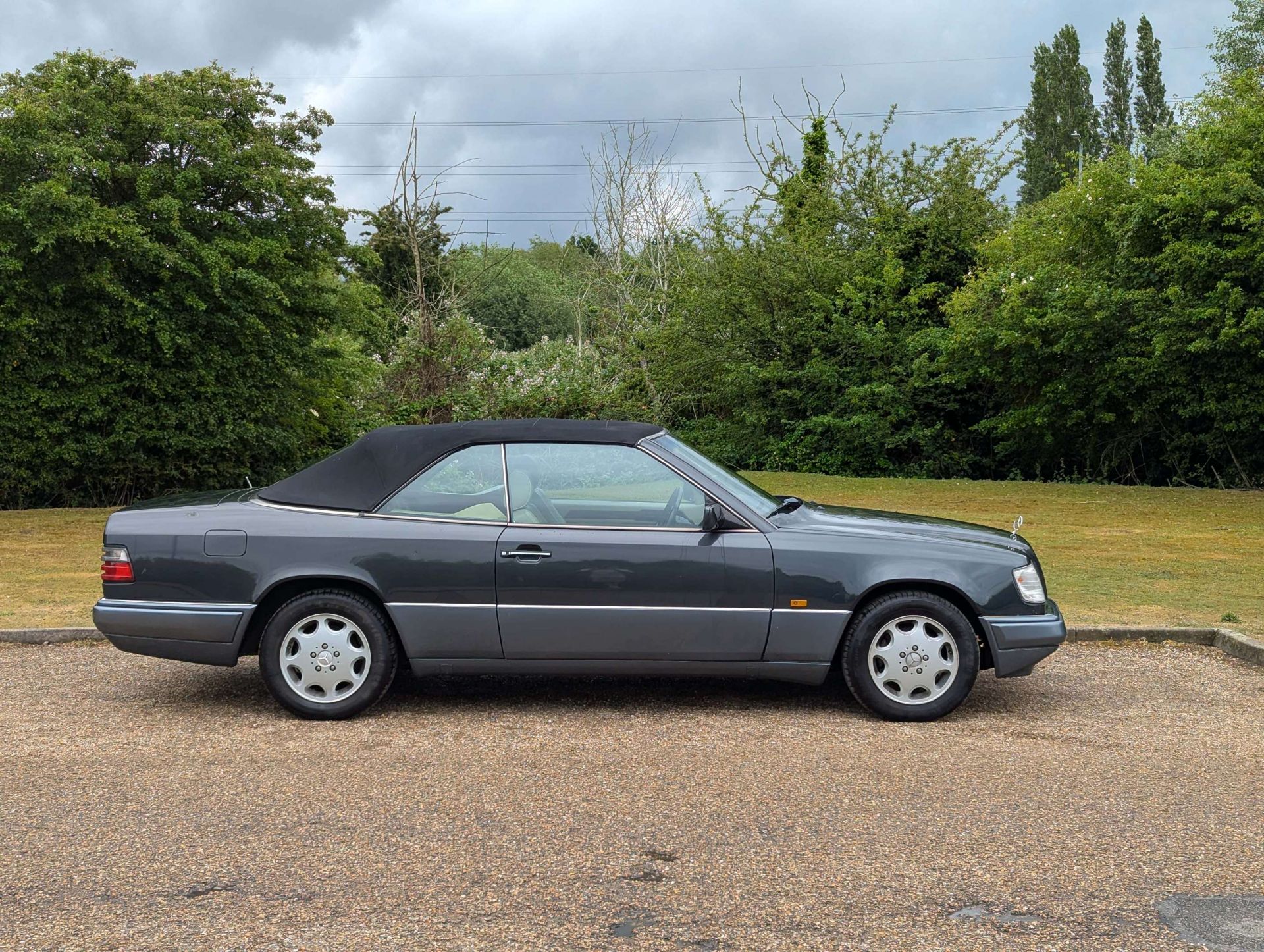 1995 MERCEDES E220 CABRIOLET - Image 10 of 30