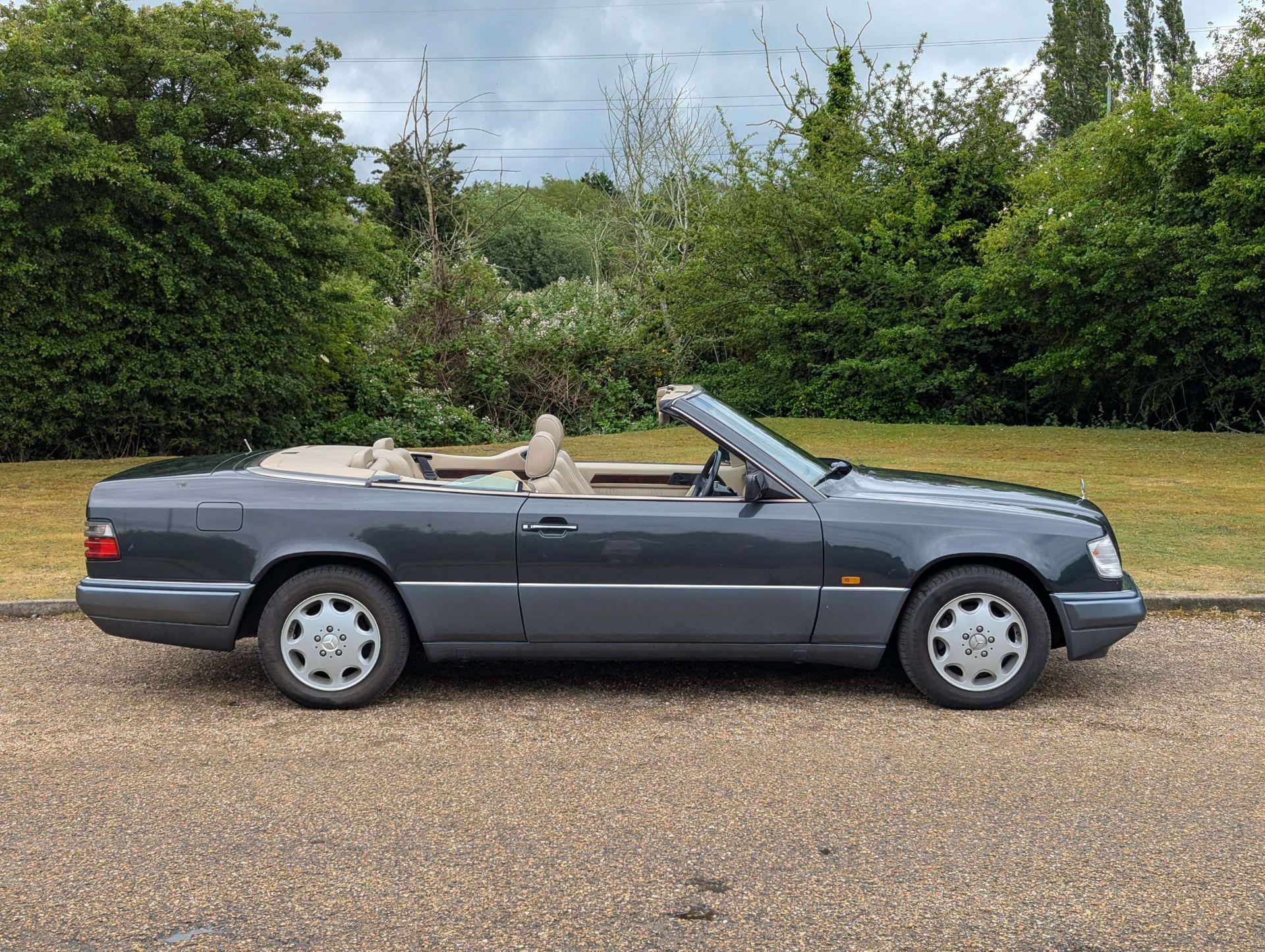 1995 MERCEDES E220 CABRIOLET - Image 9 of 30