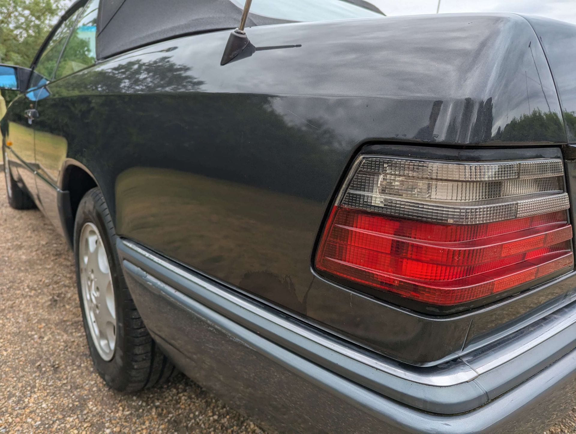 1995 MERCEDES E220 CABRIOLET - Image 12 of 30