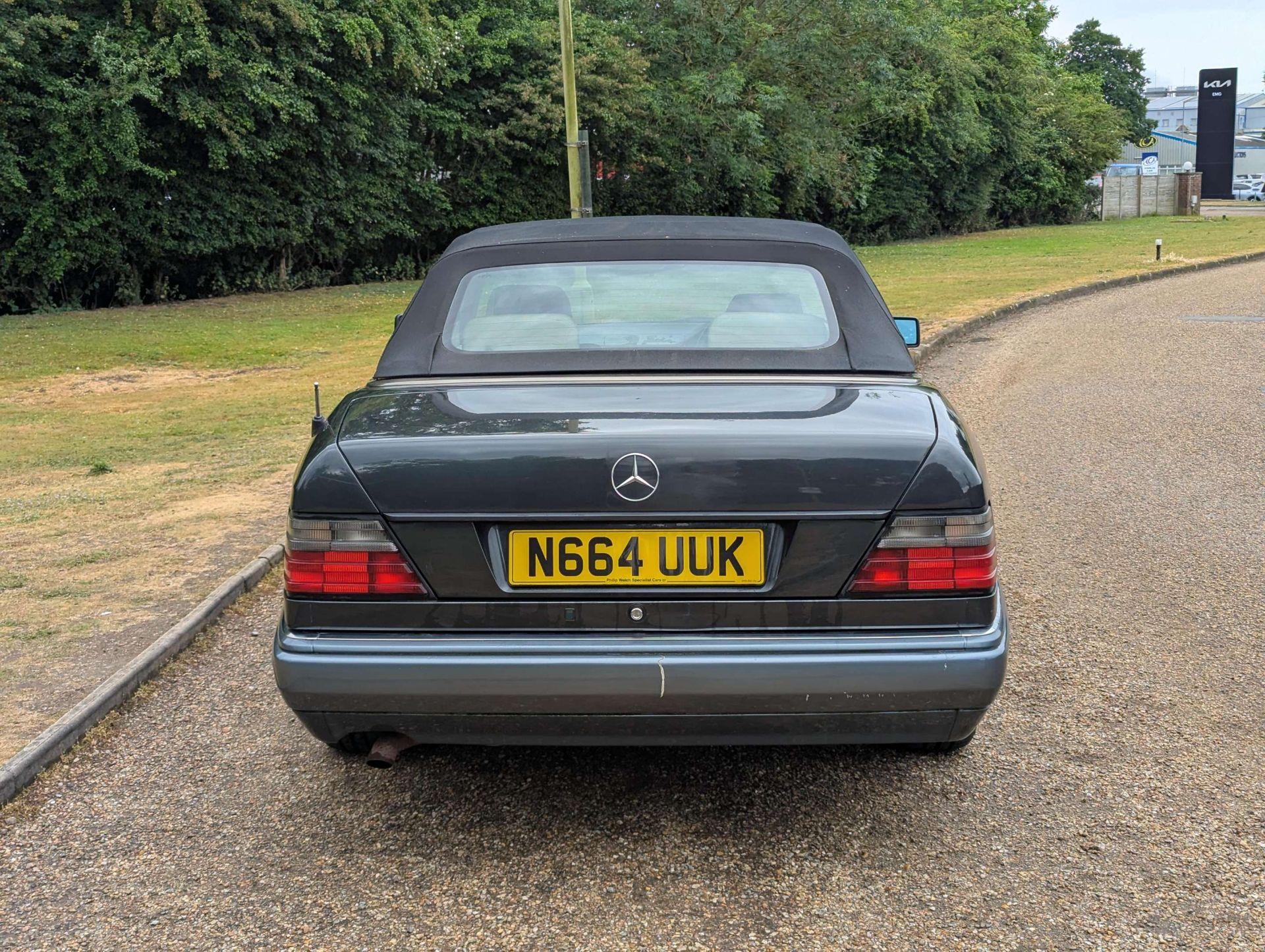 1995 MERCEDES E220 CABRIOLET - Image 7 of 30