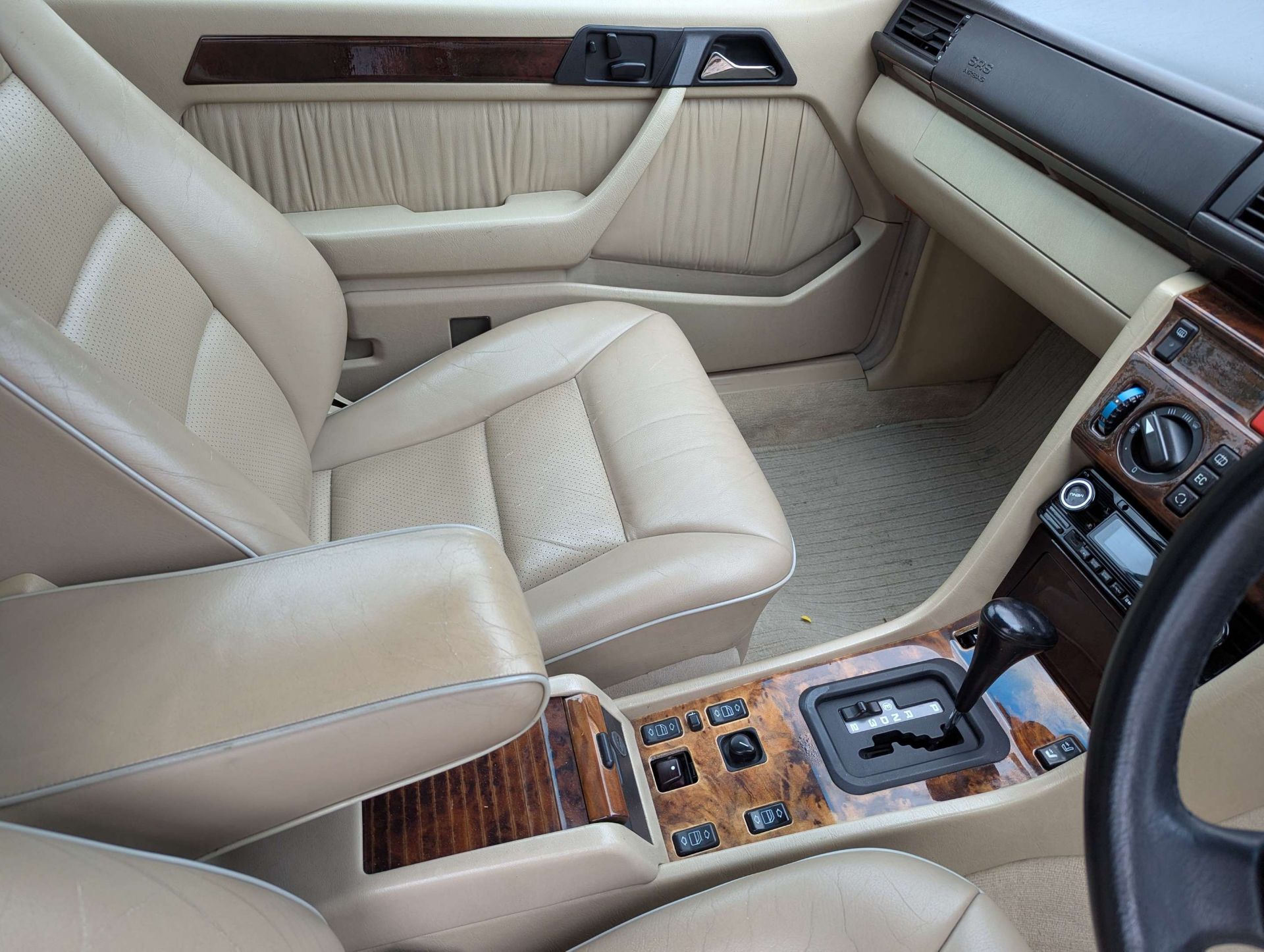 1995 MERCEDES E220 CABRIOLET - Image 24 of 30