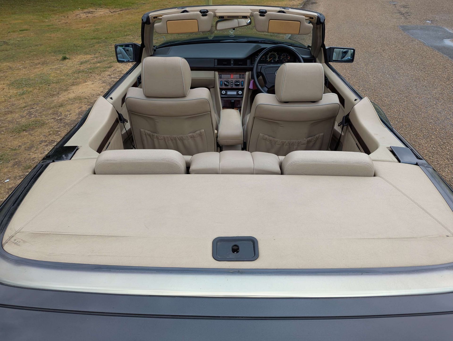1995 MERCEDES E220 CABRIOLET - Image 27 of 30