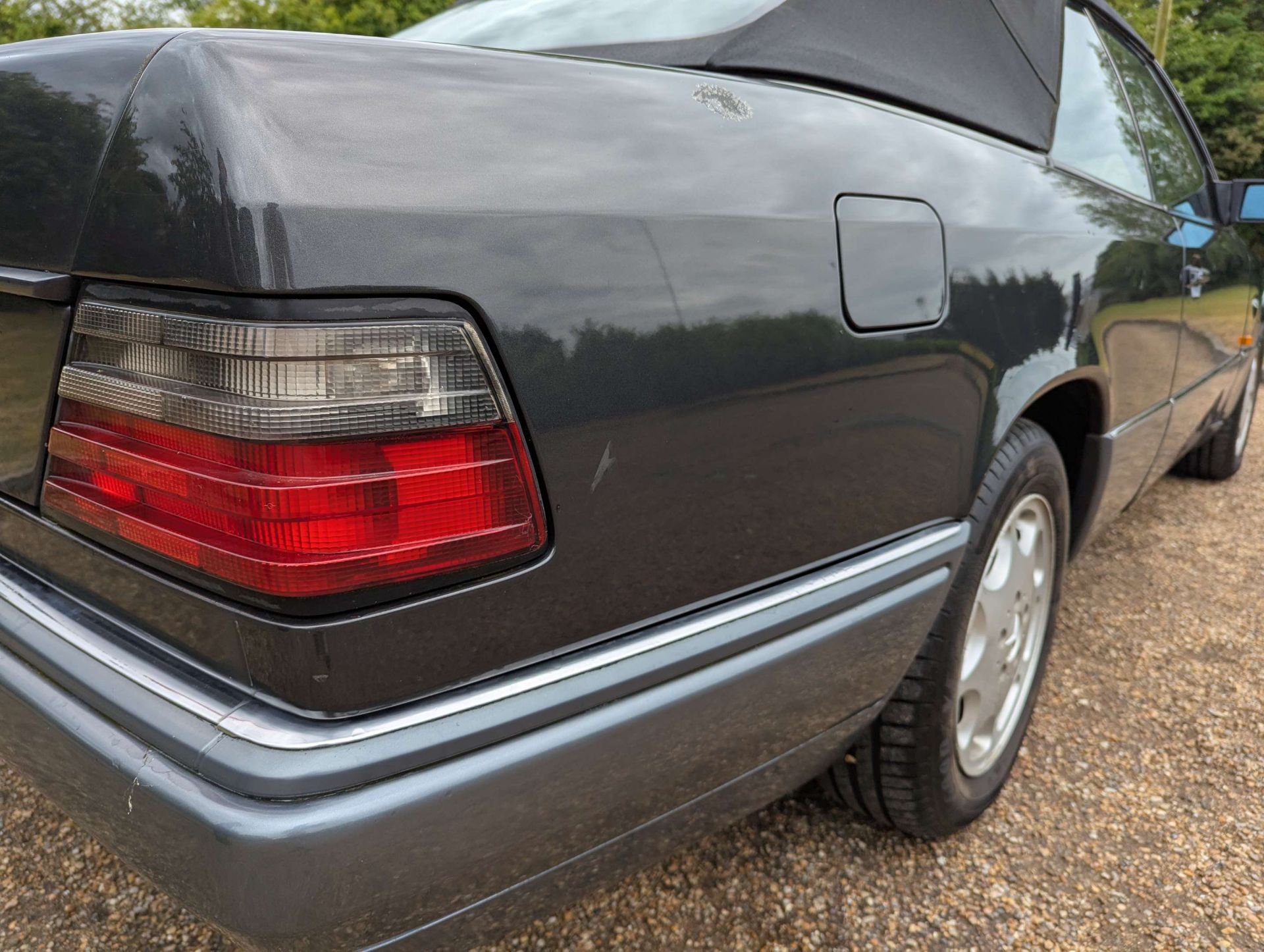1995 MERCEDES E220 CABRIOLET - Image 13 of 30
