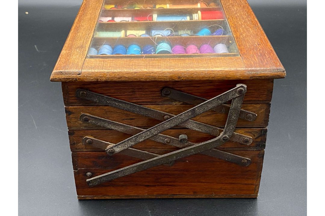 CLARKS “ANCHOR” STRANDED COTTON FOR EMBROIDERY, OAK, CONCERTINA, POINT OF SALE THREAD BOX - Image 10 of 13