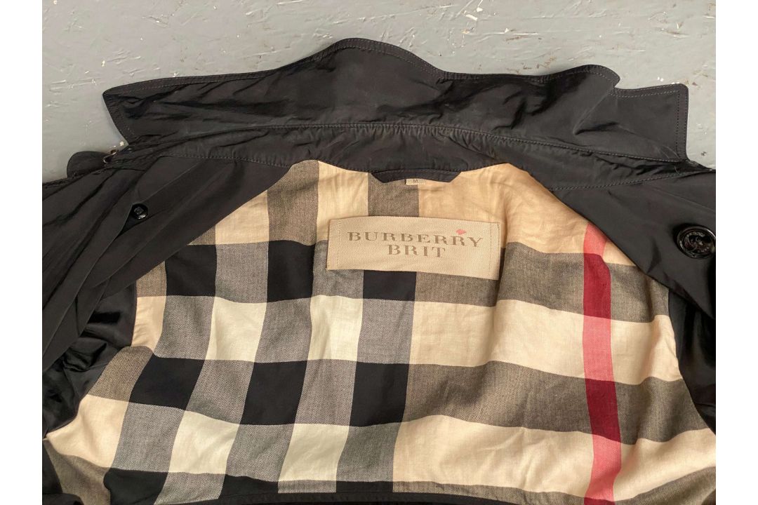&nbsp;BURBERRY BRIT MAC, UK (12) - Image 9 of 15