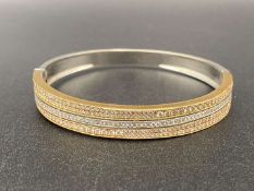 TRI COLOURED 750 GOLD AND DIAMOND SET BRACELET, &nbsp;3KT
