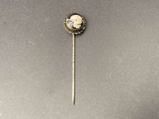 19th CENTURY SILVER MOUNTED CAMEO MEMENT0 MORI STICK PIN