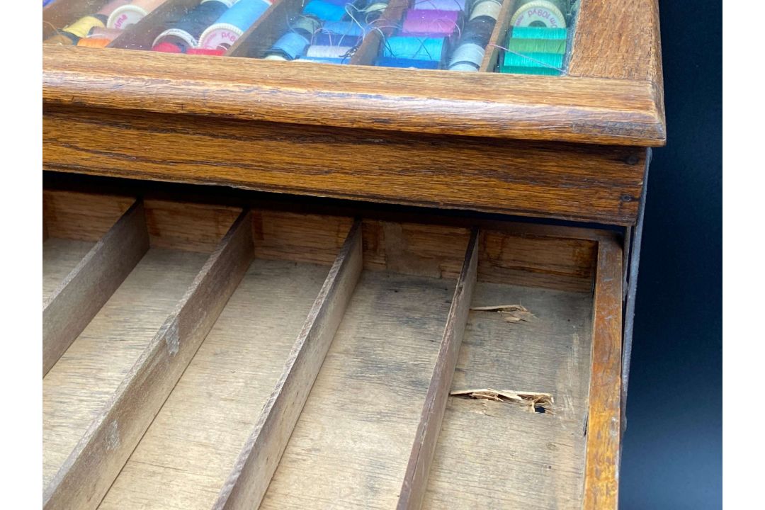 CLARKS “ANCHOR” STRANDED COTTON FOR EMBROIDERY, OAK, CONCERTINA, POINT OF SALE THREAD BOX - Image 12 of 13