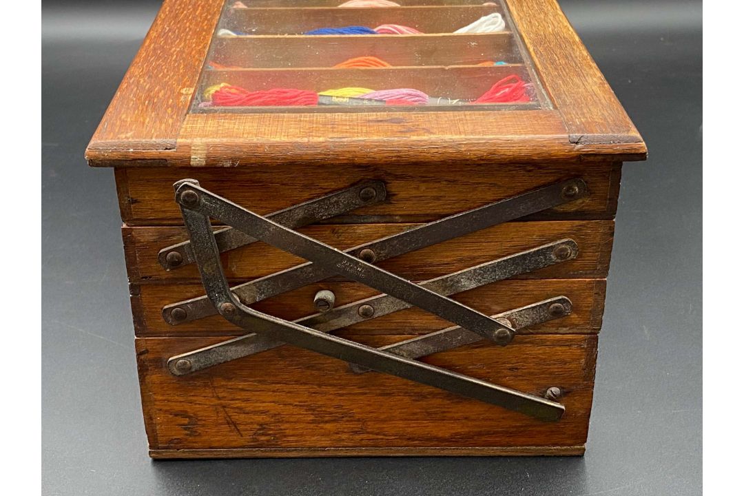 CLARKS “ANCHOR” STRANDED COTTON FOR EMBROIDERY, OAK, CONCERTINA, POINT OF SALE THREAD BOX - Image 11 of 13