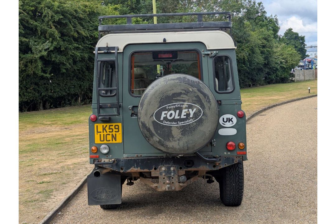 2009 LAND ROVER DEFENDER 110 - Image 11 of 58