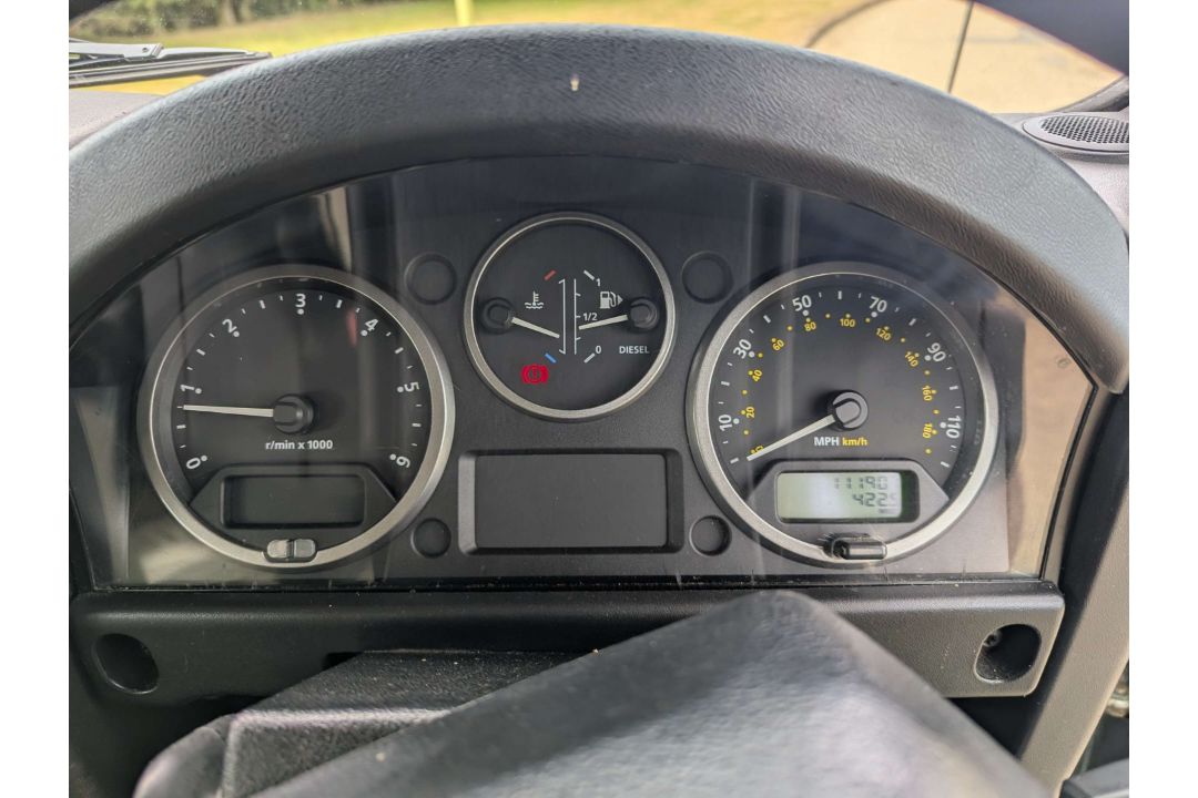 2009 LAND ROVER DEFENDER 110 - Image 38 of 58