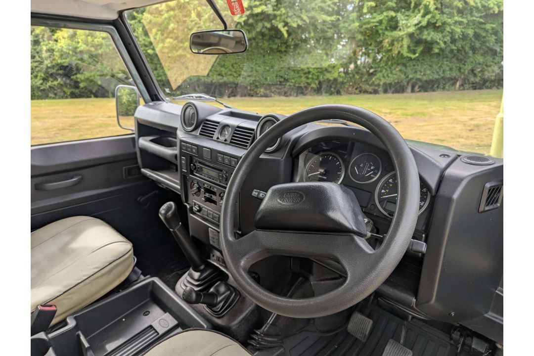 2009 LAND ROVER DEFENDER 110 - Image 35 of 58