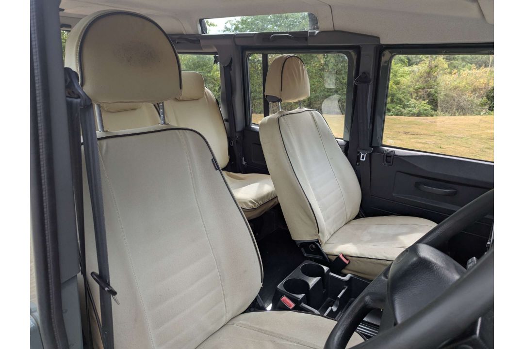 2009 LAND ROVER DEFENDER 110 - Image 34 of 58