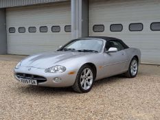 2001 JAGUAR XK8 CONVERTIBLE AUTO