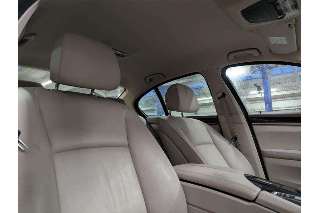 2011 BMW 520D SE AUTO - Image 8 of 28