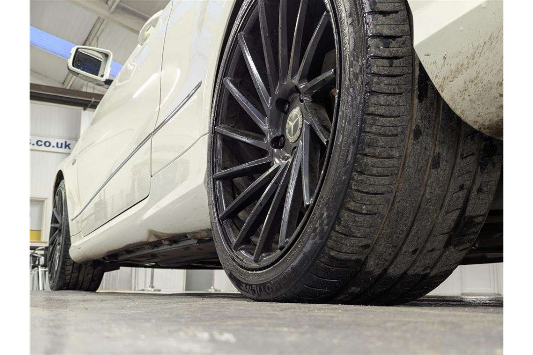 2011 MERCEDES-BENZ E350 SPT CDI BLUEEFI-CY A - Image 17 of 30