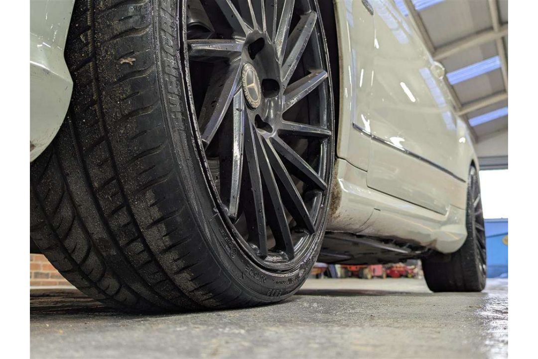 2011 MERCEDES-BENZ E350 SPT CDI BLUEEFI-CY A - Image 16 of 30