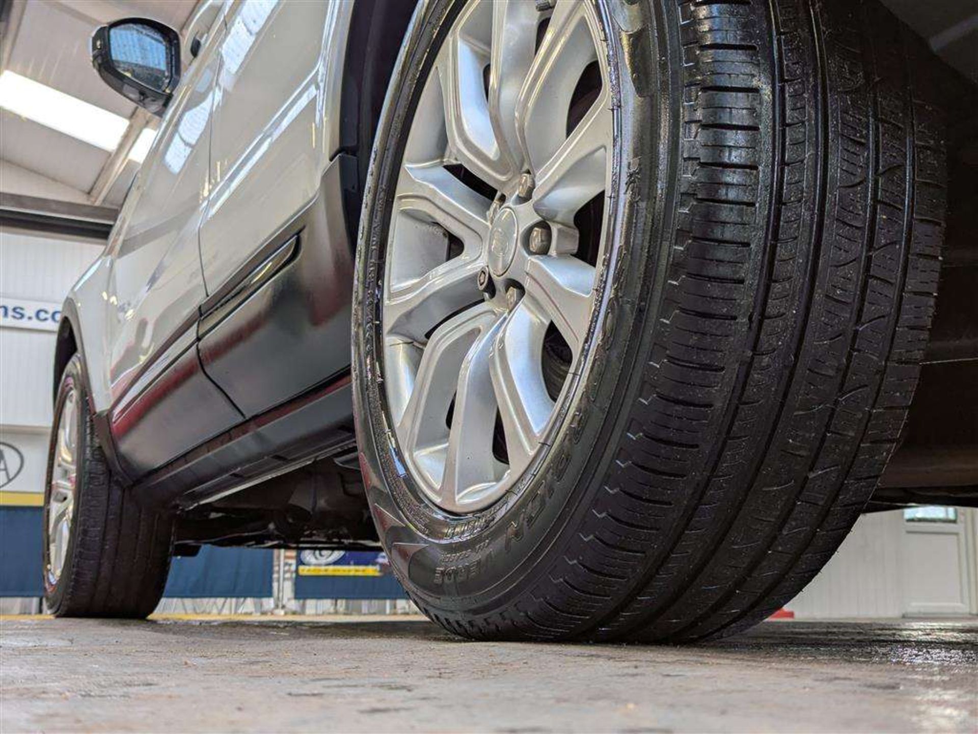 2015 LAND ROVER RANGE ROVER EVOQUE SE TEC - Image 27 of 47