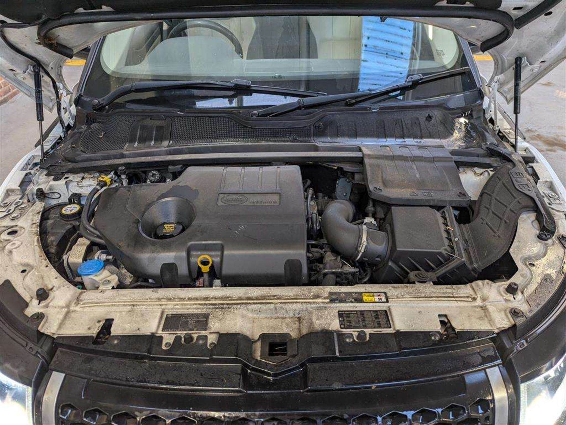 2015 LAND ROVER RANGE ROVER EVOQUE SE TEC - Image 40 of 47