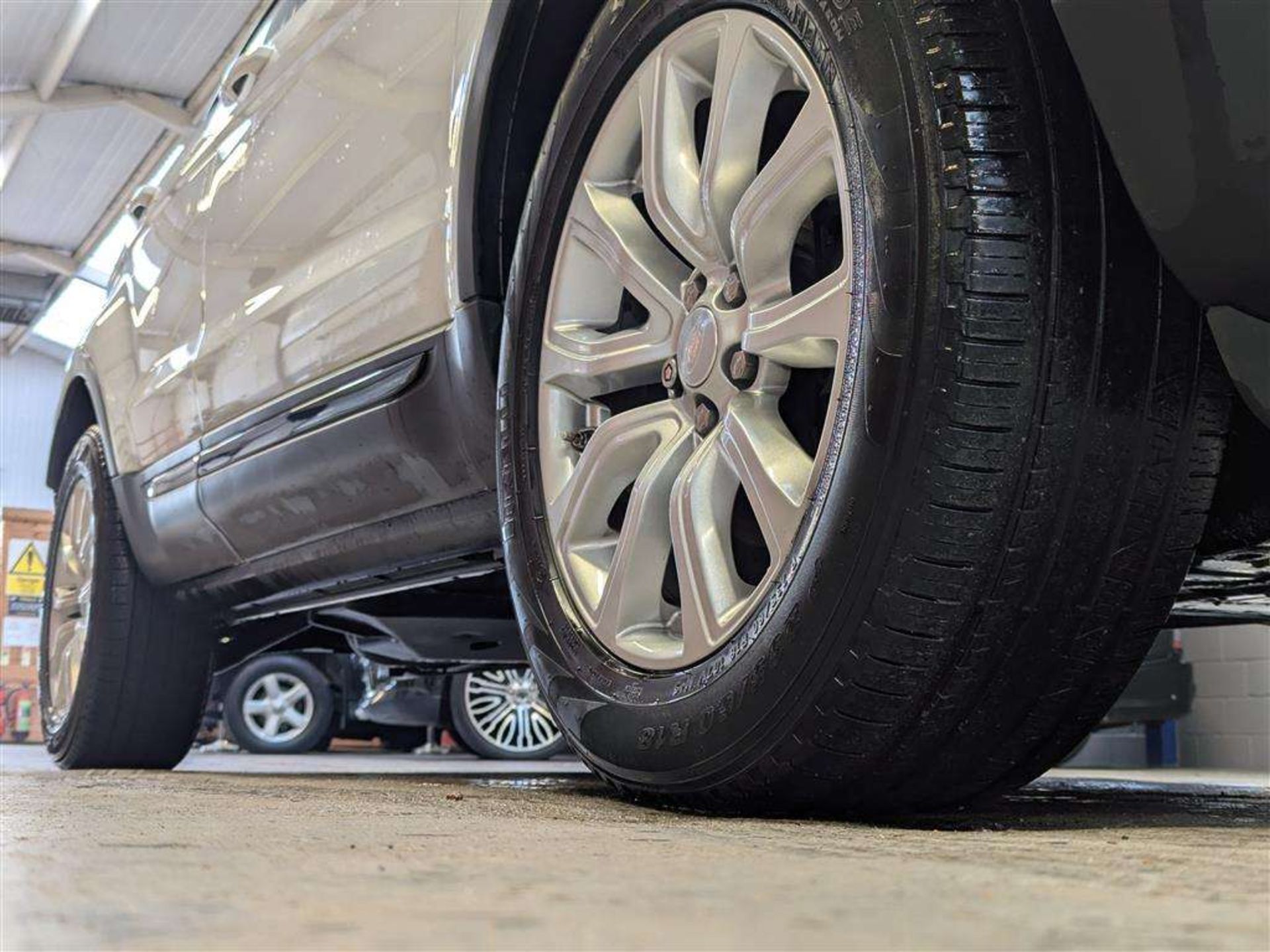 2015 LAND ROVER RANGE ROVER EVOQUE SE TEC - Image 9 of 47