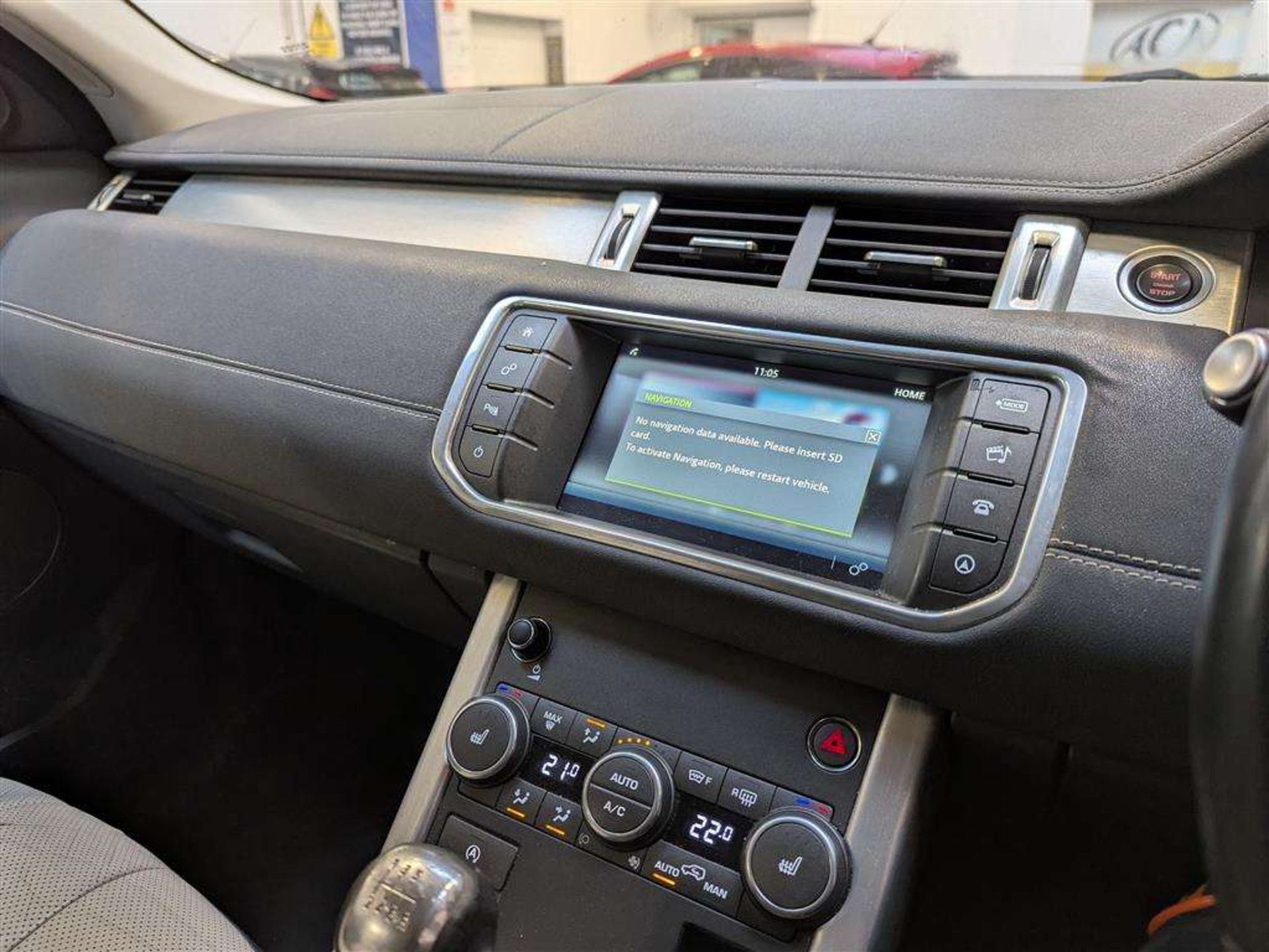 2015 LAND ROVER RANGE ROVER EVOQUE SE TEC - Image 35 of 47