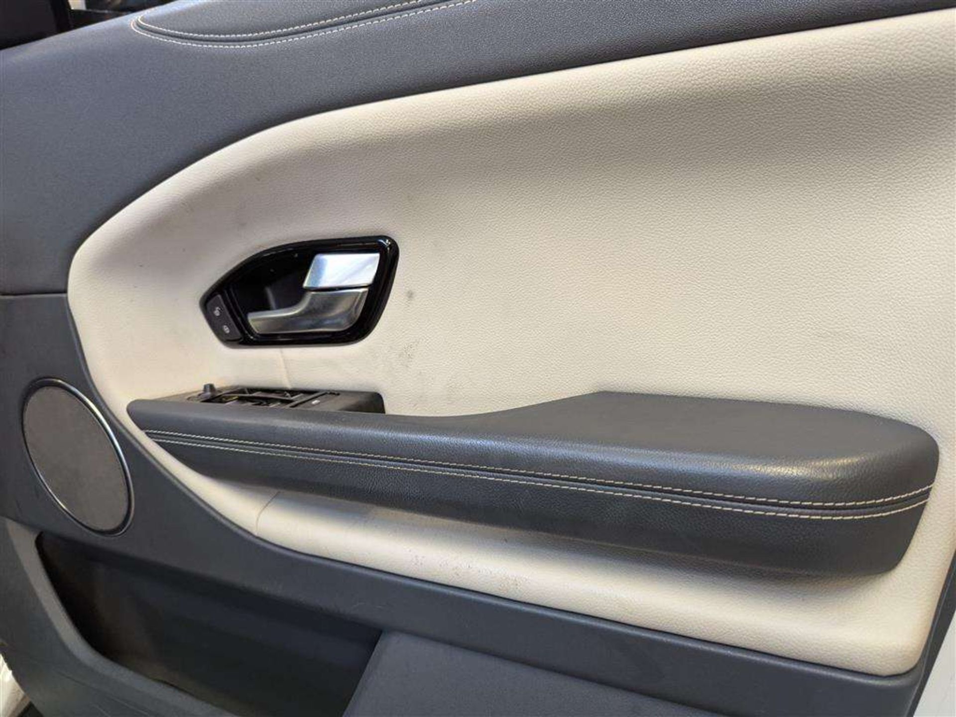 2015 LAND ROVER RANGE ROVER EVOQUE SE TEC - Image 34 of 47