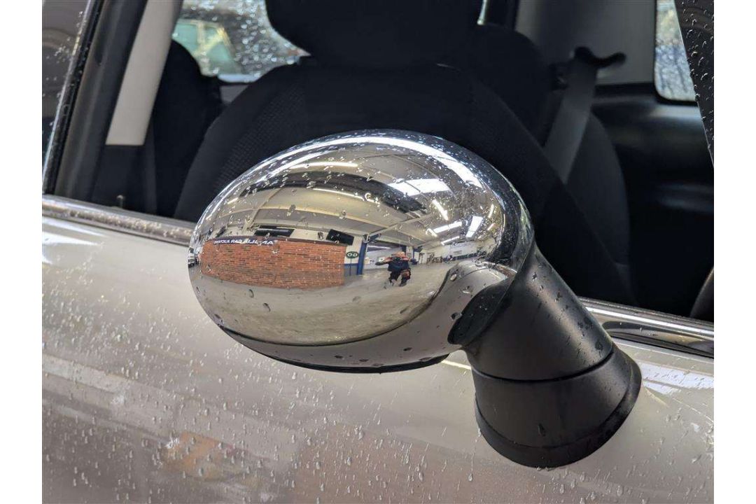 2009 MINI COOPER - Image 13 of 49