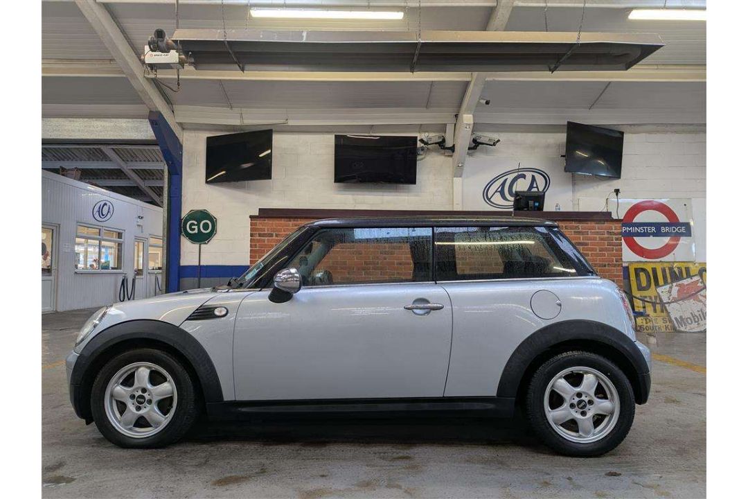 2009 MINI COOPER - Image 2 of 49